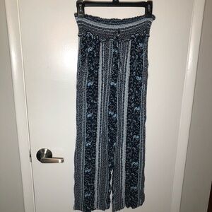 Kingston Gray soft pants. Blue and white with pretty print